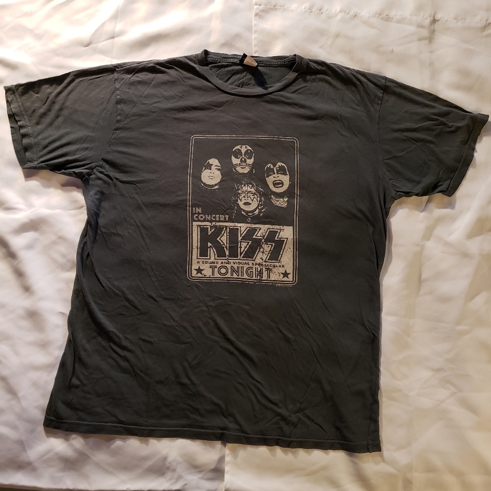 KISS 2005 vintage graphic t-shirt